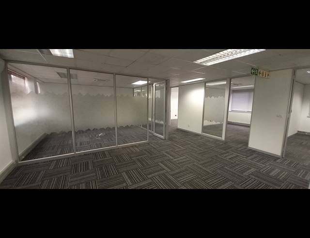 366M² OFFICE TO LET IN WOODMEAD